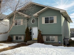 8141 Poplar Drive  Grande Prairie, AB T8V 7G8