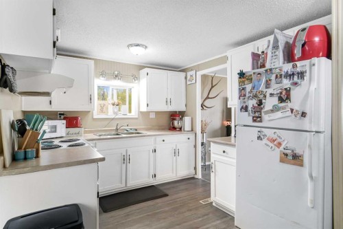 74078 Range Road 13, Debolt, AB - Indoor Photo Showing Kitchen With Double Sink