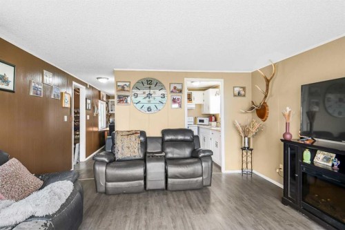 74078 Range Road 13, Debolt, AB - Indoor Photo Showing Living Room