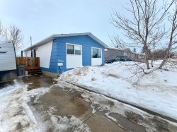 11422 96 Street  Grande Prairie, AB T8V 2A5