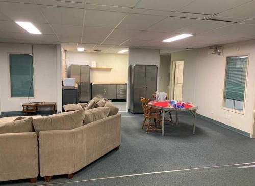 301 3Rd Avenue West, Beaverlodge, AB 