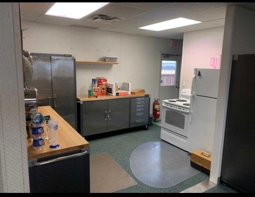 301 3Rd Avenue West, Beaverlodge, AB 