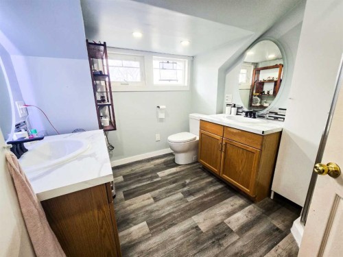 4704 47 Avenue, Spirit River, AB - Indoor Photo Showing Bathroom