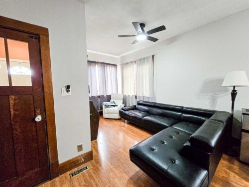 4704 47 Avenue, Spirit River, AB - Indoor