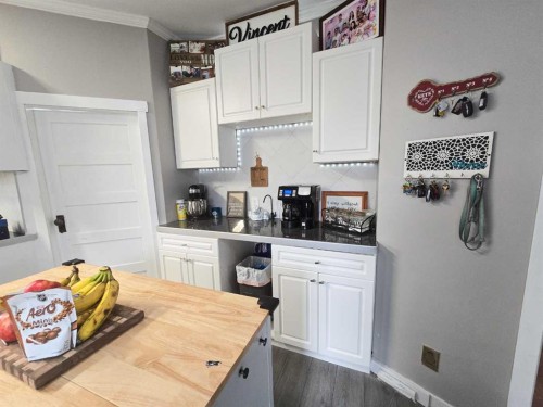 4704 47 Avenue, Spirit River, AB - Indoor Photo Showing Kitchen