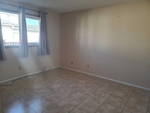 411 4Th Street, Mclennan, AB - Indoor Photo Showing Other Room