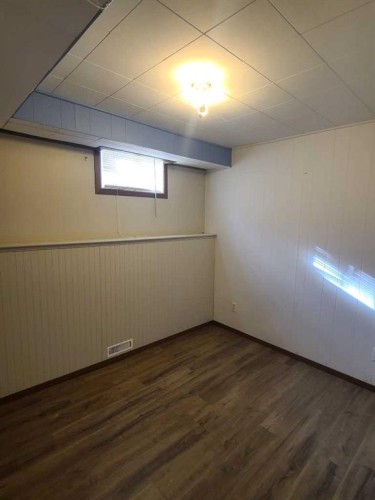 411 4Th Street, Mclennan, AB - Indoor Photo Showing Basement