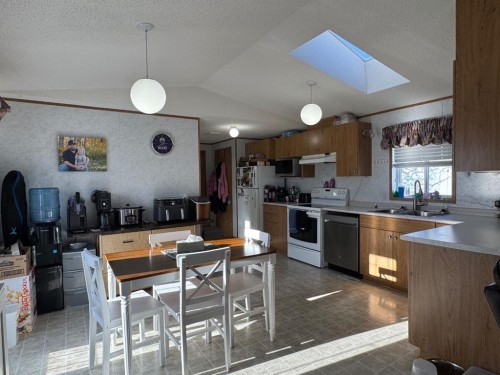 10405 99 Street, Fairview, AB - Indoor