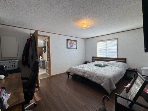 10405 99 Street, Fairview, AB - Indoor Photo Showing Bedroom