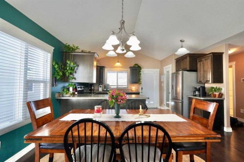 9122 130 Avenue, Peace River, AB - Indoor Photo Showing Dining Room
