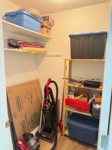 106-11114 Hoppe, Grande Cache, AB - Indoor Photo Showing Other Room