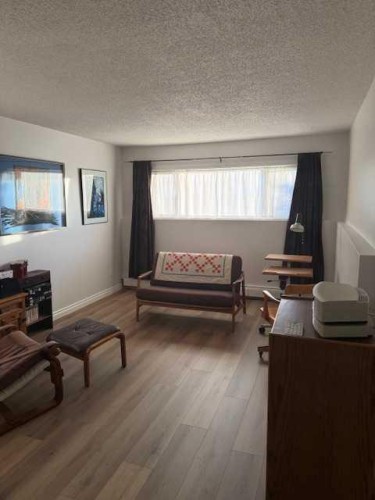 106-11114 Hoppe, Grande Cache, AB - Indoor Photo Showing Living Room