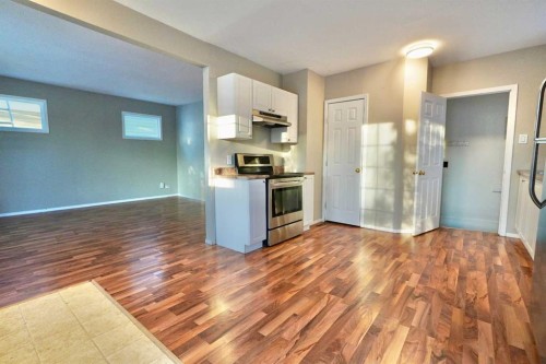 10509 101 Street, Peace River, AB - Indoor Photo Showing Kitchen