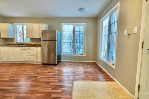 10509 101 Street, Peace River, AB - Indoor Photo Showing Kitchen