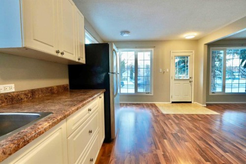 10509 101 Street, Peace River, AB - Indoor Photo Showing Kitchen