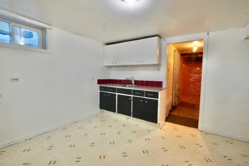 10509 101 Street, Peace River, AB - Indoor Photo Showing Other Room