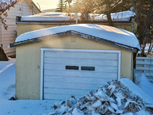 10509 101 Street, Peace River, AB - Outdoor