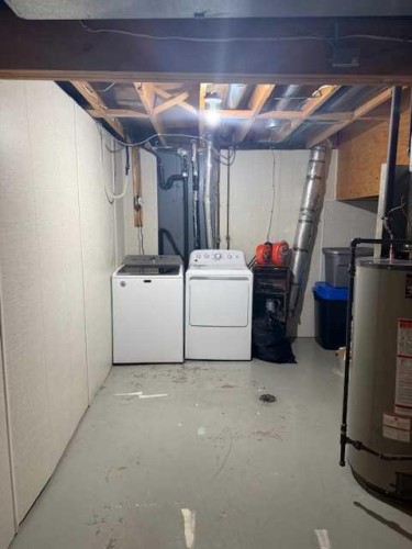 11510 Manning, Grande Cache, AB - Indoor Photo Showing Laundry Room