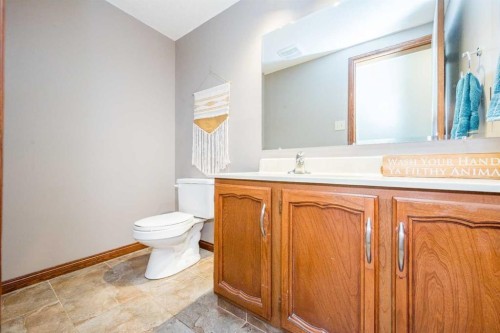 9818 75 Avenue, Grande Prairie, AB - Indoor Photo Showing Bathroom