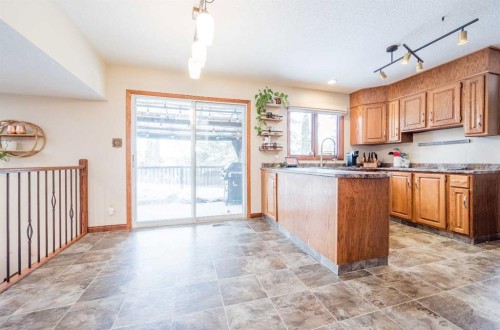 9818 75 Avenue, Grande Prairie, AB - Indoor Photo Showing Kitchen