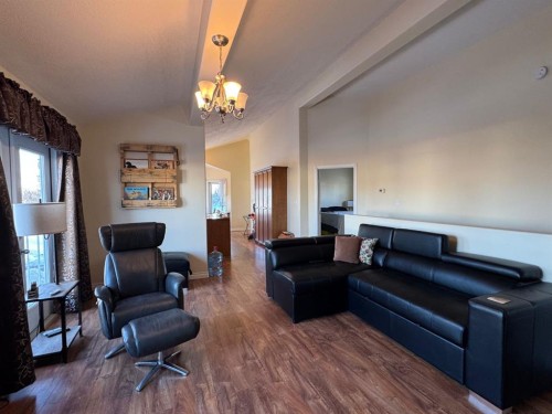 11404 105 Avenue, Fairview, AB - Indoor Photo Showing Living Room