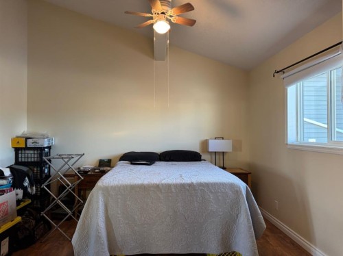 11404 105 Avenue, Fairview, AB - Indoor Photo Showing Bedroom