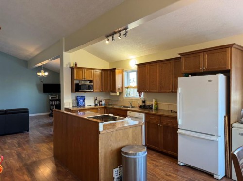 11404 105 Avenue, Fairview, AB - Indoor Photo Showing Kitchen With Double Sink