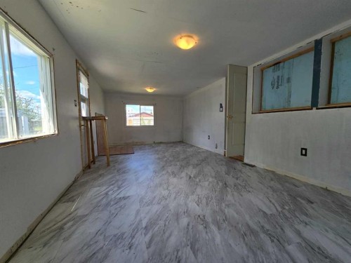 25 Huston Drive, Grimshaw, AB 