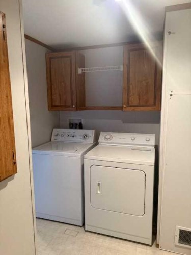 221 Mawdsley, Grande Cache, AB - Indoor Photo Showing Laundry Room