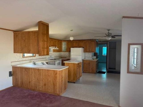 221 Mawdsley, Grande Cache, AB - Indoor Photo Showing Kitchen