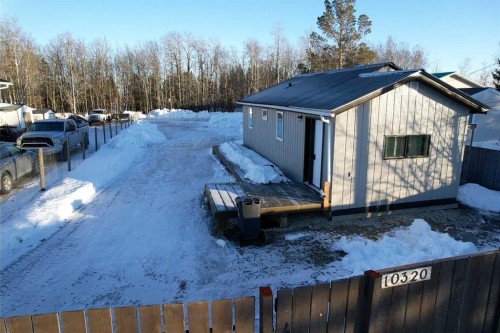 10320 105 Avenue, Hythe, AB - Outdoor