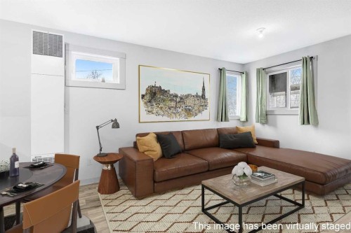10320 105 Avenue, Hythe, AB - Indoor Photo Showing Living Room