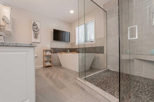 711044 Range Road 55, Grande Prairie, AB - Indoor Photo Showing Bathroom