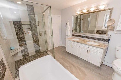 711044 Range Road 55, Grande Prairie, AB - Indoor Photo Showing Bathroom