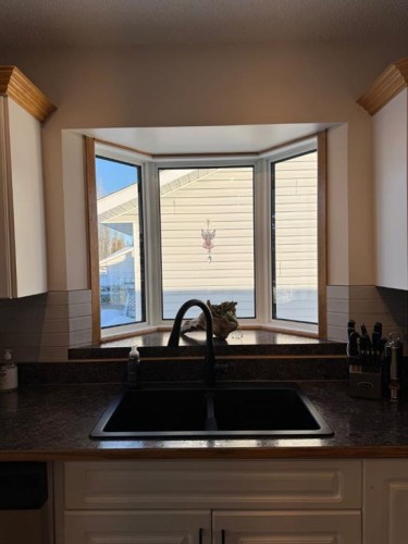 11608 106 Avenue, Fairview, AB - Indoor Photo Showing Kitchen With Double Sink
