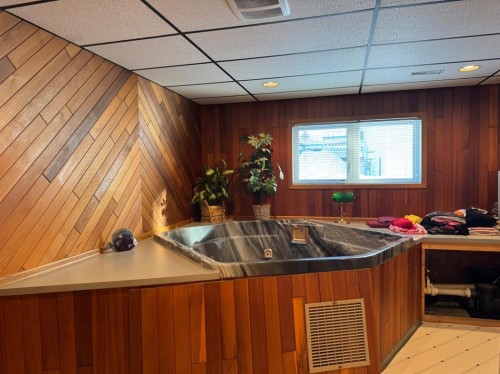 11608 106 Avenue, Fairview, AB - Indoor
