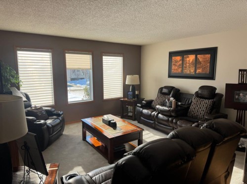 11608 106 Avenue, Fairview, AB - Indoor Photo Showing Living Room