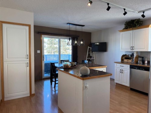 11608 106 Avenue, Fairview, AB - Indoor Photo Showing Kitchen