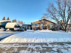 8903 100 Street  Grande Prairie, AB T8V 3H9