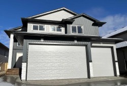 11318 107 Avenue  Grande Prairie, AB T8V 1L1
