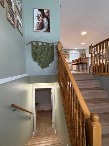 27 Bison Crescent, High Level, AB - Indoor Photo Showing Other Room