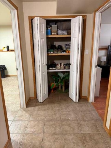 27 Bison Crescent, High Level, AB - Indoor Photo Showing Other Room