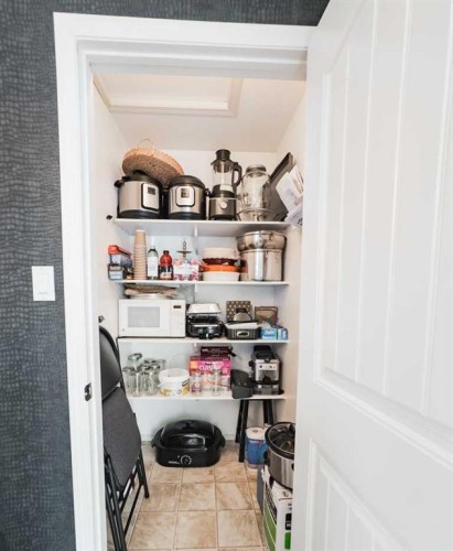 9606 107, La Crete, AB - Indoor