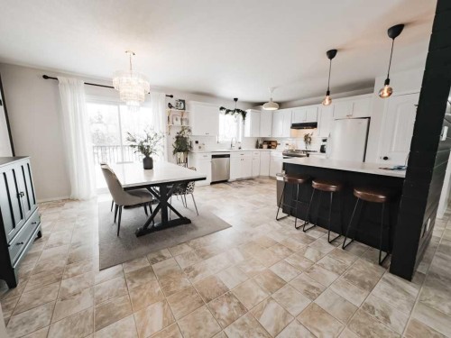 9606 107, La Crete, AB - Indoor Photo Showing Other Room