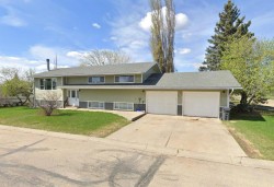 9105 99A Avenue  Sexsmith, AB T0H 3C0