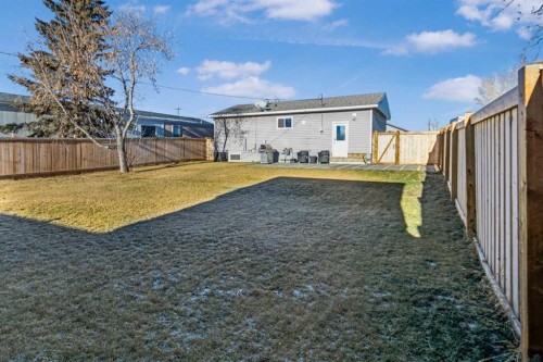 9709 102 Avenue, Clairmont, AB - Outdoor