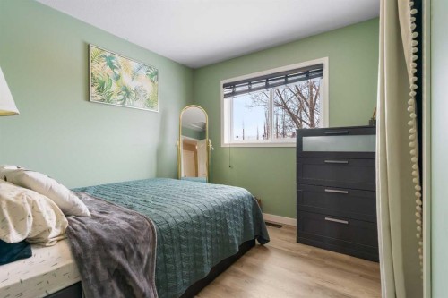 11926 105A Street, Grande Prairie, AB - Indoor Photo Showing Bedroom