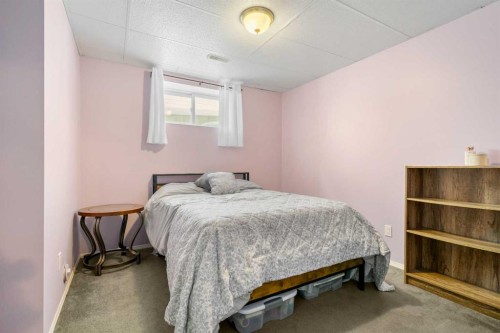 11926 105A Street, Grande Prairie, AB - Indoor Photo Showing Bedroom