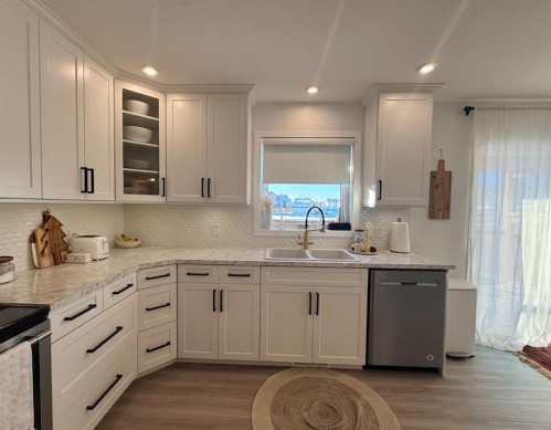 11101 104A Ave, La Crete, AB - Indoor Photo Showing Kitchen With Double Sink