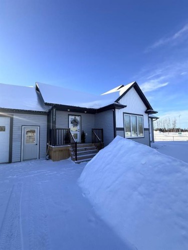 11101 104A Ave, La Crete, AB - Outdoor